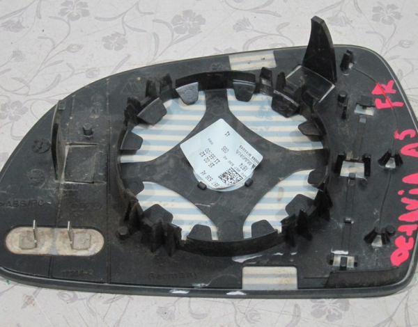 Зеркальный элемент правый для Skoda Octavia A5 с 2004 г (4F0857536AE) купить с разбора в Челябинске