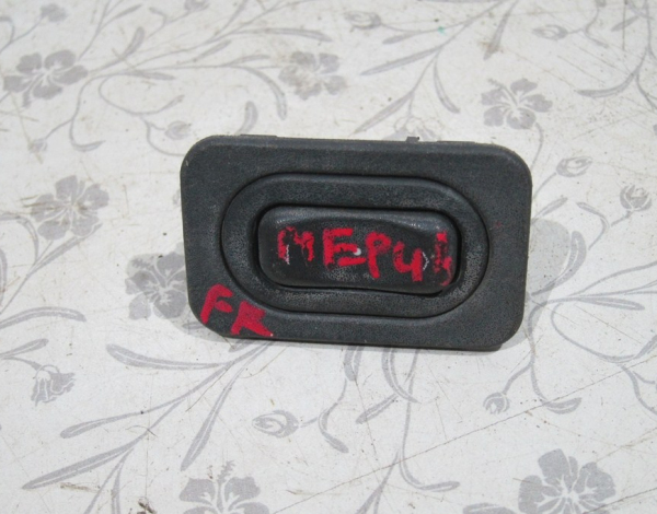 Кнопка стеклоподъёмника переднего правого для Opel Meriva с 2002 г (13363102) купить с разбора в Челябинске