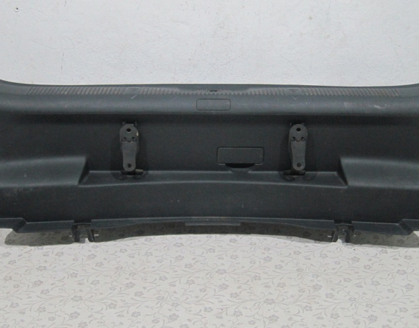 Накладка задней панели багажника для Skoda Octavia A5 с 2004 г (1Z5863459A) купить с разбора в Челябинске