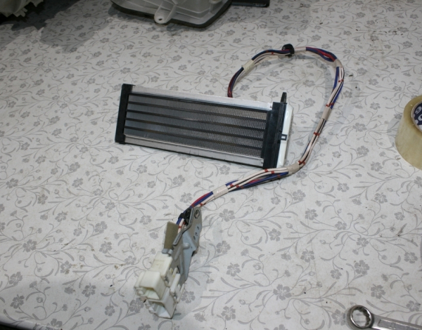 Нагревательный элемент отопителя для Toyota Corolla 150 с 2006 г (094800-0050) купить с разбора в Челябинске