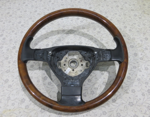 Рулевое колесо для Volkswagen Passat B6 с 2005 г (3C0419091AC) купить с разбора в Челябинске
