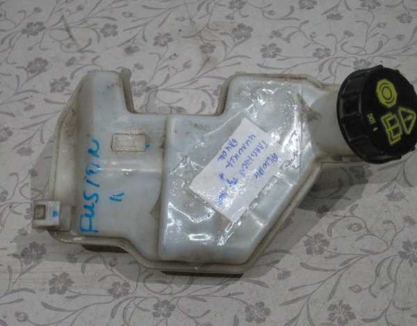 Бачок главного тормозного цилиндра для Ford Fusion с 2002 г (0335088493) купить с разбора в Челябинске