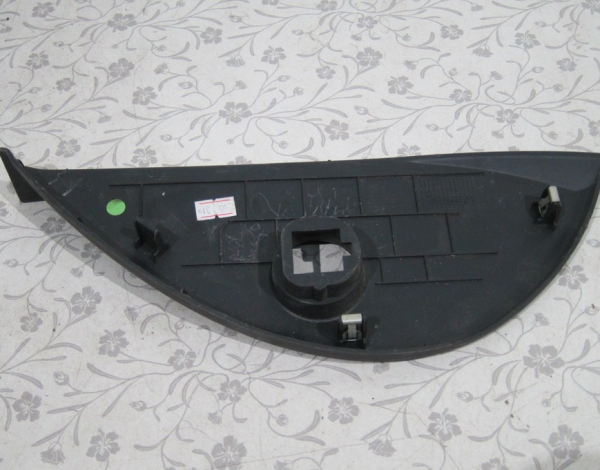 Накладка торпедо боковая правая для Renault Fluence с 2009 г (689201633R) купить с разбора в Челябинске
