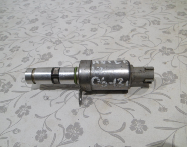 Электро магнитный клапан измениния фаз ГРМ для Nissan Note E11 с 2006 г (25342153) купить с разбора в Челябинске
