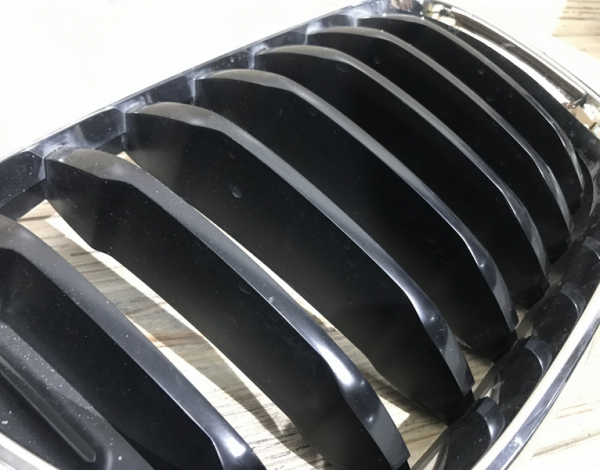 Решетка радиатора правая BMW X3 G01 купить с разбора в Челябинске