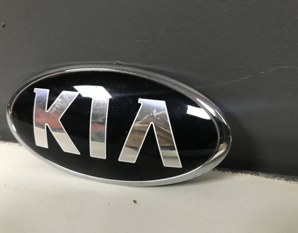 Эмблема для Kia Optima с 2010 г (863183R500) купить с разбора в Челябинске