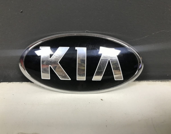 Эмблема для Kia Optima с 2010 г (863183R500) купить с разбора в Челябинске