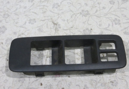 Накладка блока стеклоподъёмников для Nissan Note E11 с 2006 г (80960JD000A) в наличии на складе