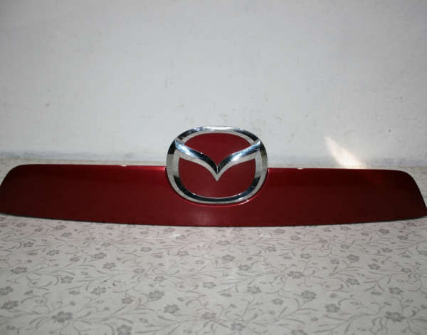 Накладка двери багажника для Mazda CX-5 с 2011 г (KD5350811) купить с разбора в Челябинске