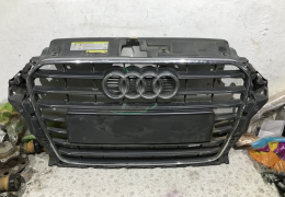 Решетка радиатора Audi A3 8V в наличии на складе