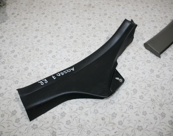 Накладка порога внутренняя задняя правая для Honda Accord 7 с 2003 г (84211-SEA-0030) купить с разбора в Челябинске
