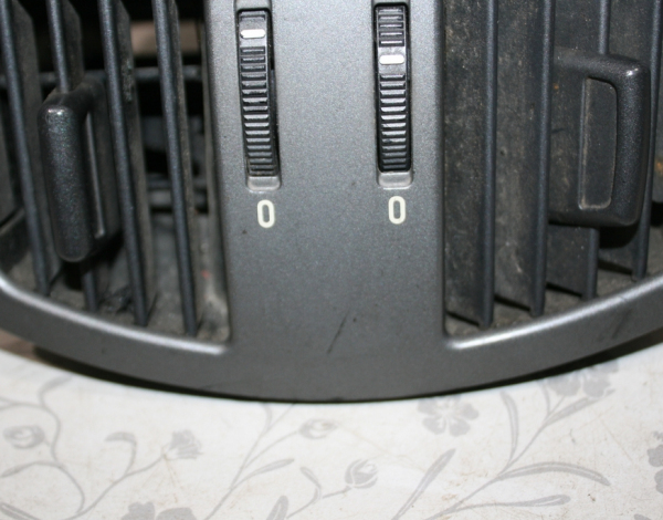 Дефлектор центральной консоли для BMW 7 E65 купить с разбора в Челябинске