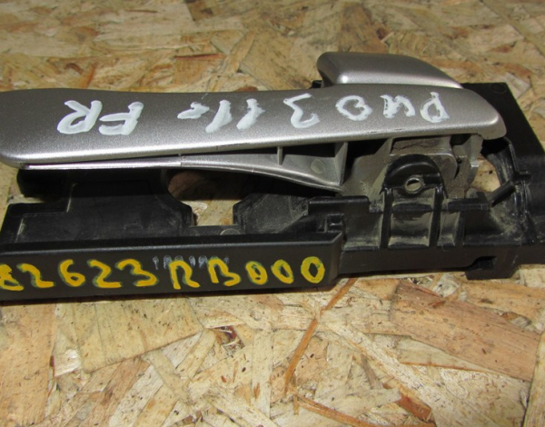 Ручка передней правой двери внутренняя для Kia Rio 3 с 2011 г (82623RB000) купить с разбора в Челябинске