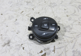 Блок кнопок в рулевое колесо для Ford Focus 3 CB8 в наличии на складе