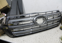 Решётка радиатора для Toyota Land Cruiser 200 после 2015 года (5311460160) в наличии на складе