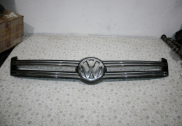 Накладка решётки радиатора для Volkswagen Tiguan с 2007 г (5N0853655) в наличии на складе