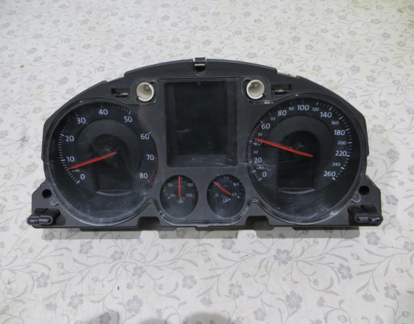 Щиток (панель) приборов для Volkswagen Passat B6 с 2005 г (3C0920871D) купить с разбора в Челябинске