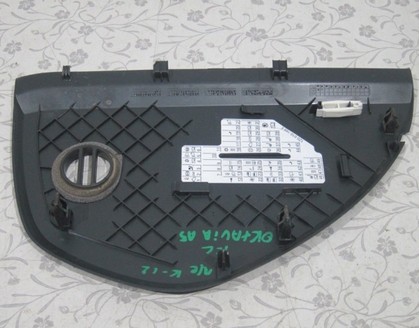 Накладка торпедо левая боковая 1Z0857503 для Skoda Octavia A5 с 2004- купить с разбора в Челябинске
