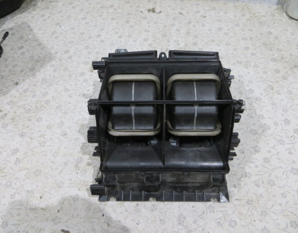Блок заслонок отопителя для Volkswagen Touareg с 2002 г (7L0815357) купить с разбора в Челябинске