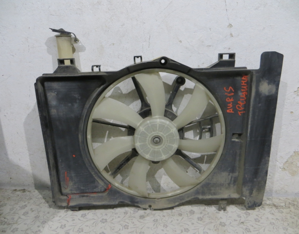 Диффузор вентилятора радиатора для Toyota Yaris с 2005 г (1636328150) купить с разбора в Челябинске