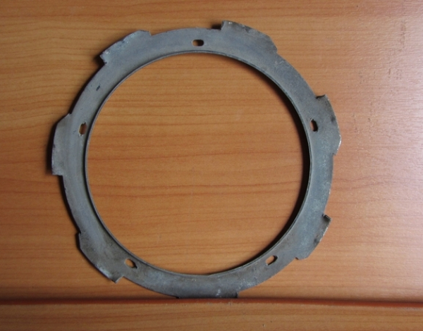 Кольцо (крепление) шахты бензонасоса для Opel Astra H с 2004 г купить с разбора в Челябинске