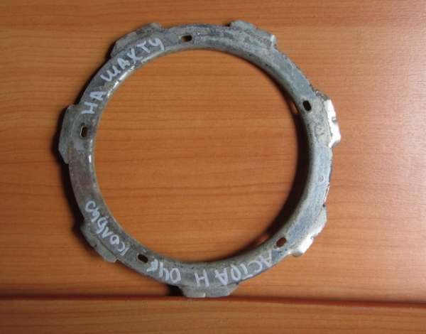 Кольцо (крепление) шахты бензонасоса для Opel Astra H с 2004 г купить с разбора в Челябинске