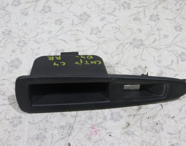Накладка кнопки стеклоподъёмника заднего правого для Citroen C4 с 2004 г (9650912777) купить с разбора в Челябинске