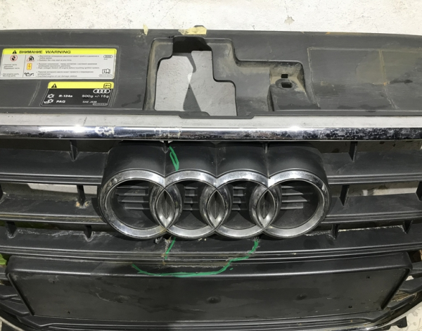 Решетка радиатора Audi A3 8V купить с разбора в Челябинске
