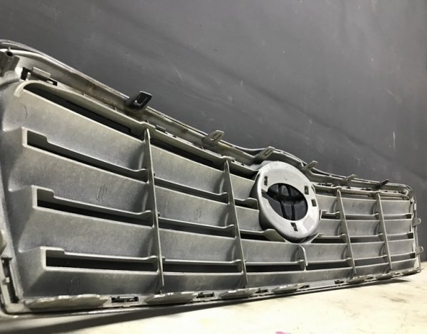 Решетка радиатора Toyota Avensis T250 купить с разбора в Челябинске