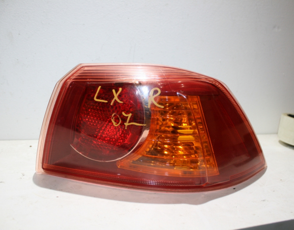 Фонарь наружный правый для Mitsubishi Lancer X с 2007 г купить с разбора в Челябинске