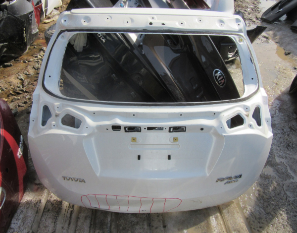Дверь багажника для Toyota Rav-4 после 2012г купить с разбора в Челябинске