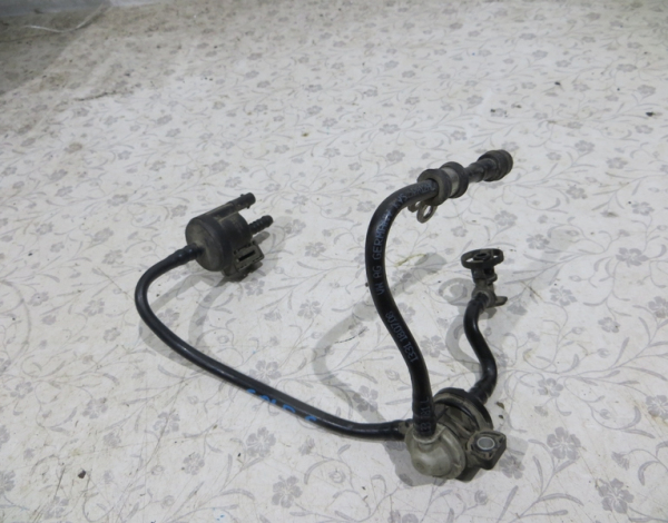 Клапан вентиляции картерных газов для Volkswagen Golf 6 с 2009 г (06J133781CE) купить с разбора в Челябинске