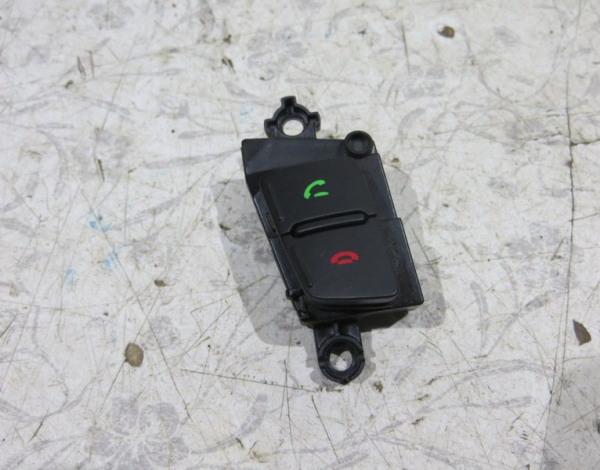 Кнопка управления звонками для Kia Sportage 3 с 2010 г (967003W500EQ) купить с разбора в Челябинске