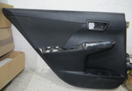Обшивка задней левой двери для Toyota Camry V50 с 2011 г (67788X1403) в наличии на складе