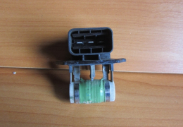 Резистор вентилятора радиатора для Hyundai Solaris с 2010 г (253851M000) в наличии на складе