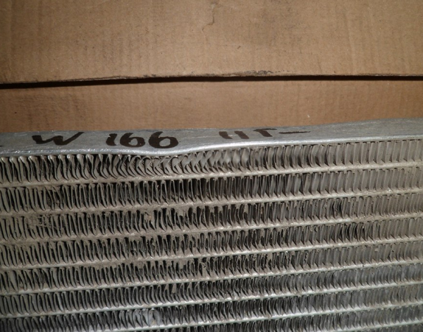 Радиатор кондиционера для Mercedes GL X166 (A0995000002) купить с разбора в Челябинске