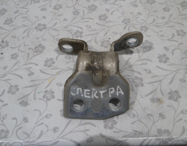 Петля двери задняя правая нижняя для Kia Spectra с 2001 г (0K2A172240B) купить с разбора в Челябинске