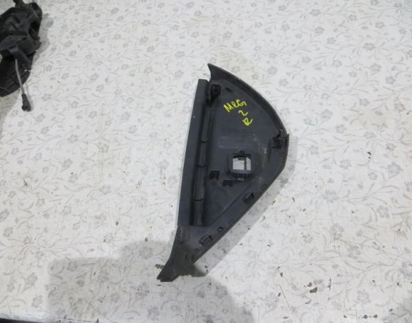 Накладка торпедо боковая правая для Renault Megane 2 с 2002 г (8200078998) купить с разбора в Челябинске
