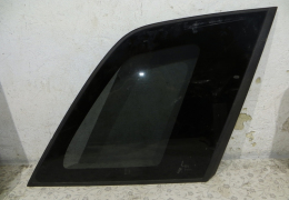 Стекло кузовное глухое правое для Suzuki Grand Vitara с 2005 г (8456065J00) в наличии на складе