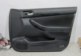 Обшивка передней правой двери для Toyota Avensis T250 с 2003 г (6761005620) в наличии на складе