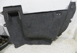 Обшивка багажника правая для Volkswagen Golf 6 с 2009 г (5K6867428F) в наличии на складе