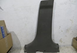 Накладка центральной стойки правая нижняя для Kia Sportage 3 с 2010 г (858463U000) в наличии на складе