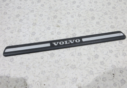 Накладка порога передняя для Volvo S60 с 2013 г (8659960) в наличии на складе